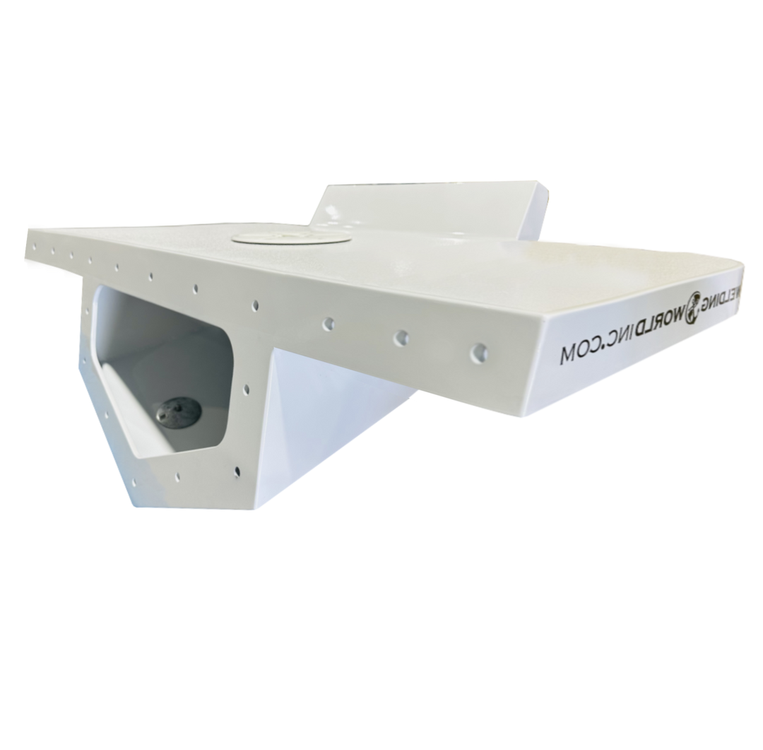 1976 Blackfin 24 Fisherman boat featuring high flotation design and a single engine bracket